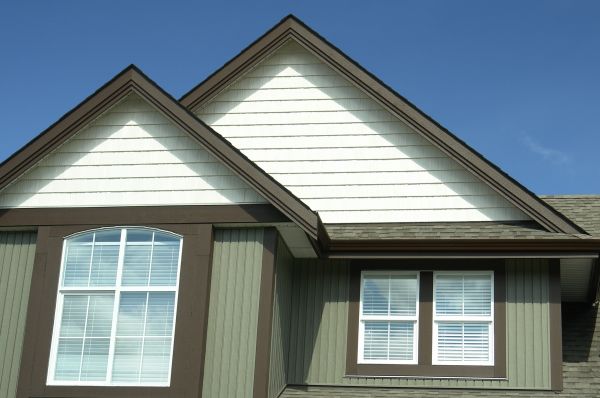 Cost of Vertical Vinyl Siding Repair in Easton